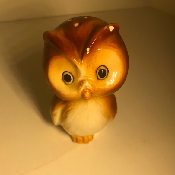 Vintage Owl Salt and Pepper Shaker Set - Picture 3 of 11